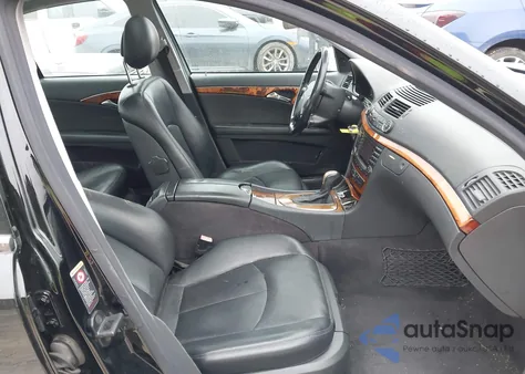 2004 Mercedes-Benz E 320 z USA, uszkodzony, nr VIN WDBUF65J44A495211